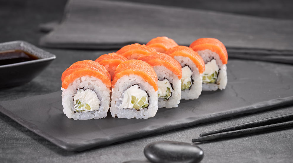 Блюдо Филадельфия лайт сяке меню Суши Мастер Филадельфия лайт сяке меню Суши Мастер