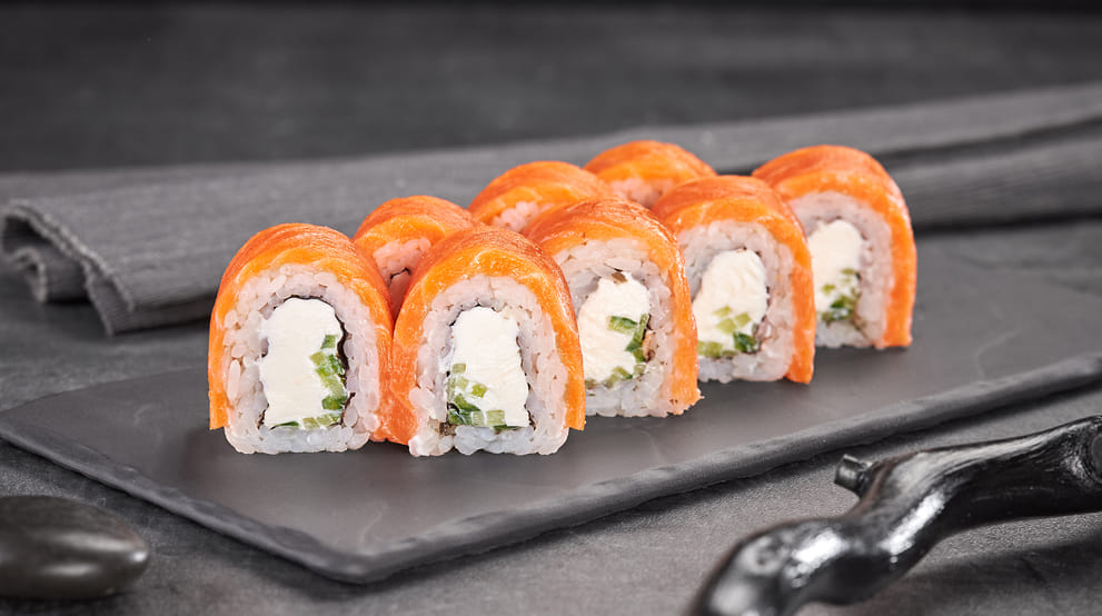 Блюдо Филадельфия сяке меню Суши Мастер Филадельфия сяке меню Суши Мастер