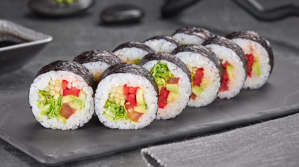 Блюдо Футомаки ясай меню Суши Мастер Футомаки ясай меню Суши Мастер