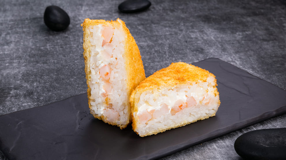 Блюдо Онигири темпура с креветкой меню Суши Мастер Онигири темпура с креветкой меню Суши Мастер