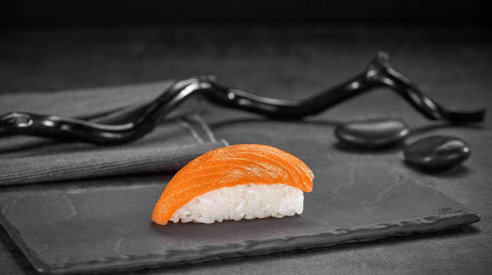 Блюдо Сяке нигири меню Суши Мастер Сяке нигири меню Суши Мастер